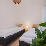 Brand New 2bdr With Private Sauna D14 *